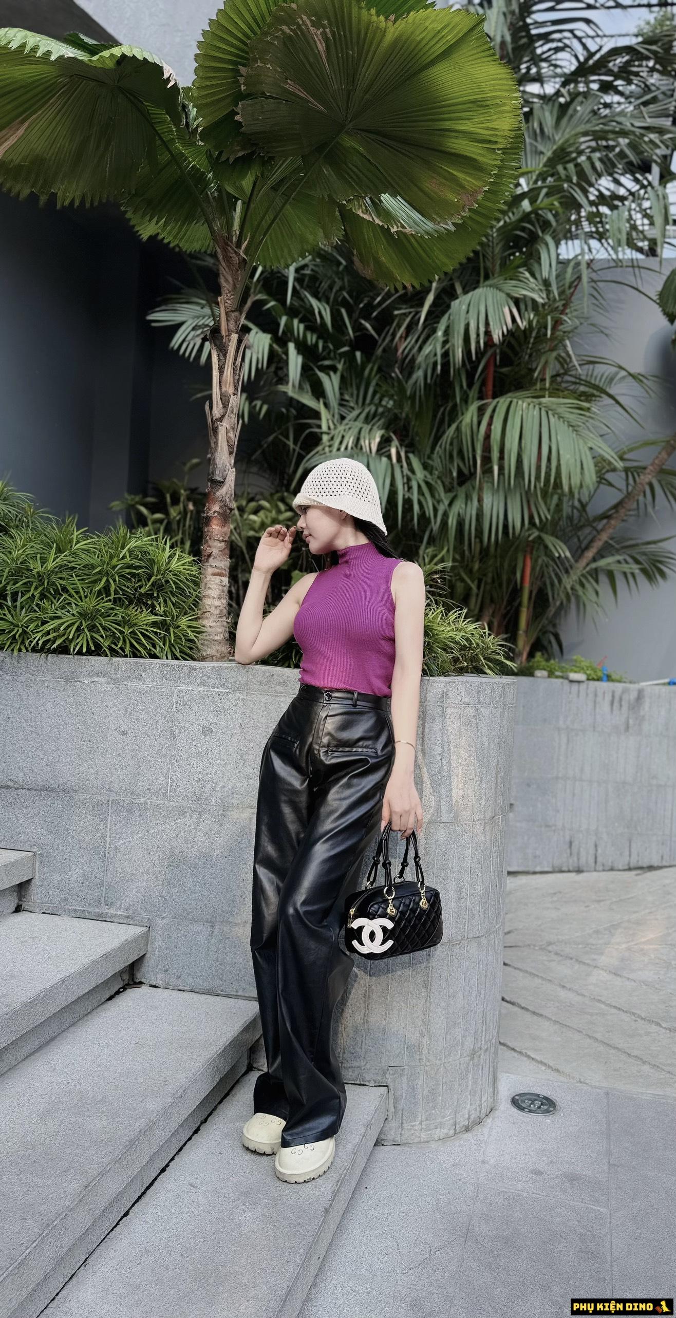 Túi Trống Xách Tay Chanel Logo 1 Bên 2 Màu Đen Trắng 8 Túi Trống Xách Tay Chanel Logo 1 Bên 2 Màu Đen