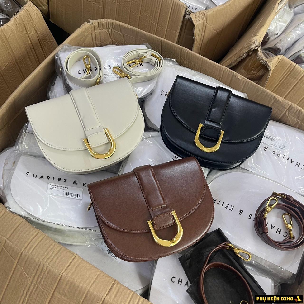 Túi Charles & Keith CNK Gabine Saddle Bag 3 Màu Trắng Đen Nâu 2 Túi Xách Charles & Keith Gabine Saddle Bag Đen Kem Nâu