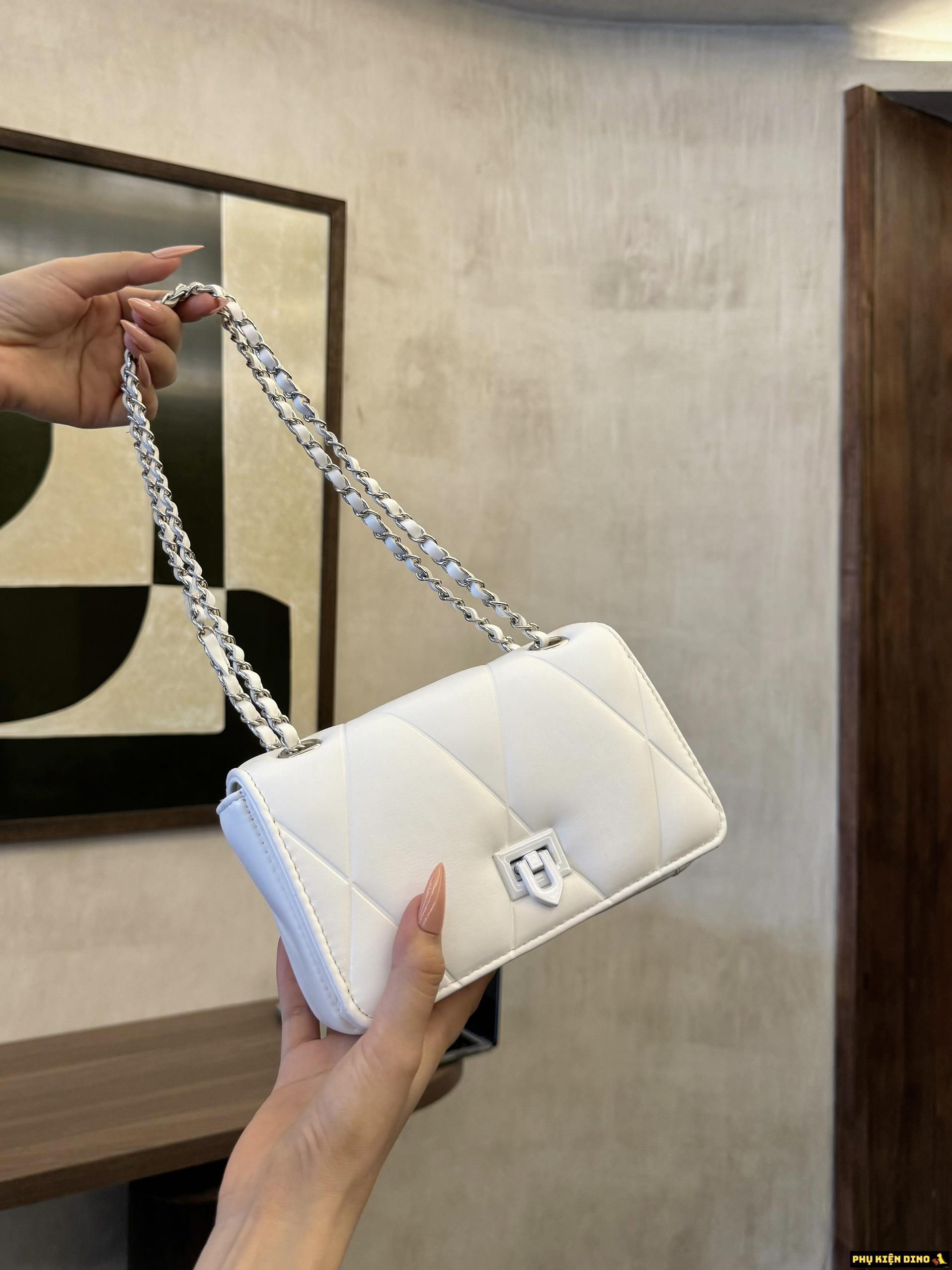 Túi Xách Nữ Charles & Keith CNK Da Mềm Size 20 6 Túi Xách Nữ Charles & Keith CNK Da Mềm Size 20 Màu Trắng