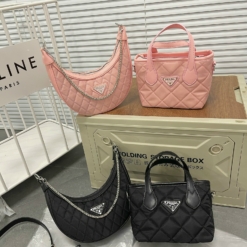 Túi Xách Nữ Prada Dáng Thuyền 2 Màu Đen Hồng