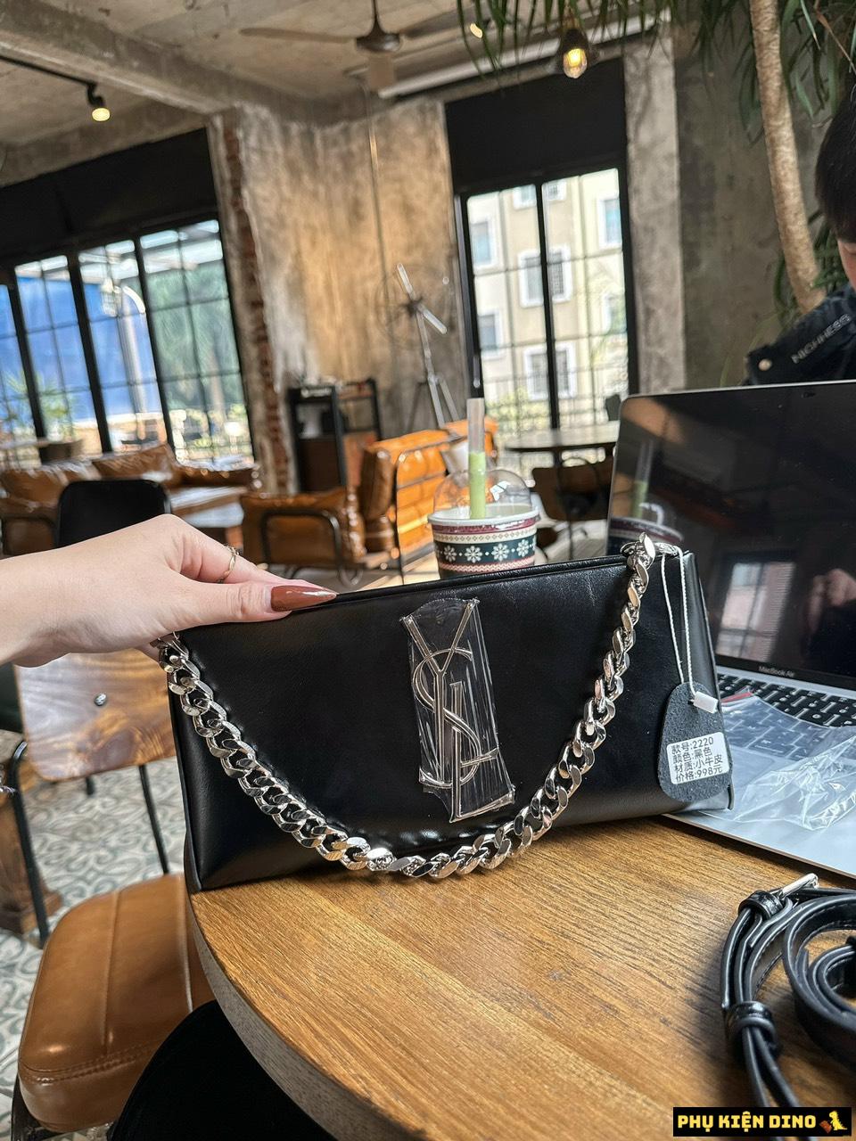 Túi Xách Nữ YSL Da Trơn Dáng Dài Phối Xích 2 Màu Đen Trắng 2 Túi YSL Da Trơn Bóng Đen Khóa Bạc