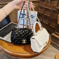 Túi Chanel Giỏ Dáng Bầu Size 19 Ô Trám Trắng Đen Khóa Vàng