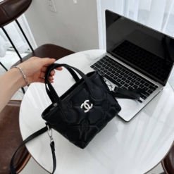 Túi Chanel Thêu Full Đen Dáng Giỏ