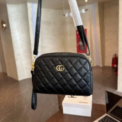 Túi Gucci Đen Khóa Vàng Hai Ngăn