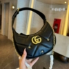 Túi Xách Gucci Marmont 3 Đinh 3 Màu Trắng Đen Kem 13 tui gucci nua mat trang khoa vang mau den