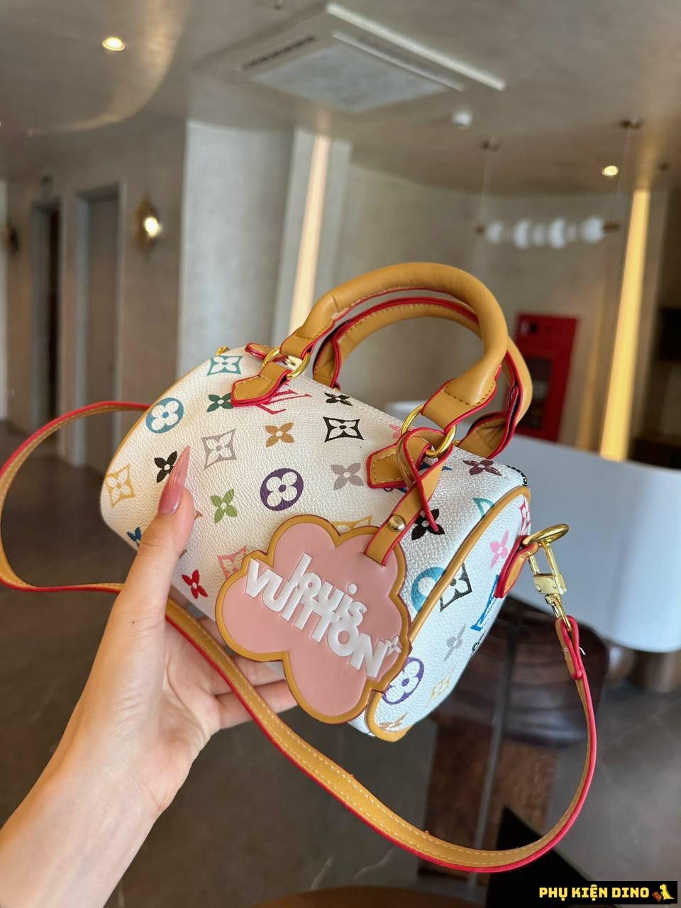 Túi Trống Louis Vuitton LV Monogram 4 Màu Denim Vàng Nâu Trắng 11 Túi Trống Louis Vuitton LV Monogram Màu Trắng Họa Tiết