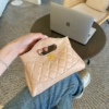 Túi Chanel Khóa Vàng Lambskin 3 màu Trắng Đen Kem Size 20 15 Túi Chanel Khóa Vàng Lambskin màu Kem