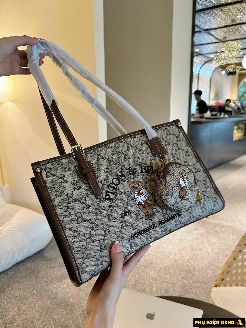 Túi Tote Gấu Bear Hai Màu Họa Tiết Nâu Size 35 9 Túi Tote Gấu Bear Màu Nâu Họa Tiết Kèm Ví Nhỏ
