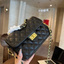 Túi Vuông Khóa Xoay Trần Trám Hai Màu Trắng Đen Size 20