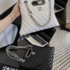 Túi Chanel Tote Lambskin Crystal Chuỗi Ngọc Size 27 Màu Trắng Đen 16 Túi Xách Chanel Shopping Ngọc Trai Da Lì Màu Trắng