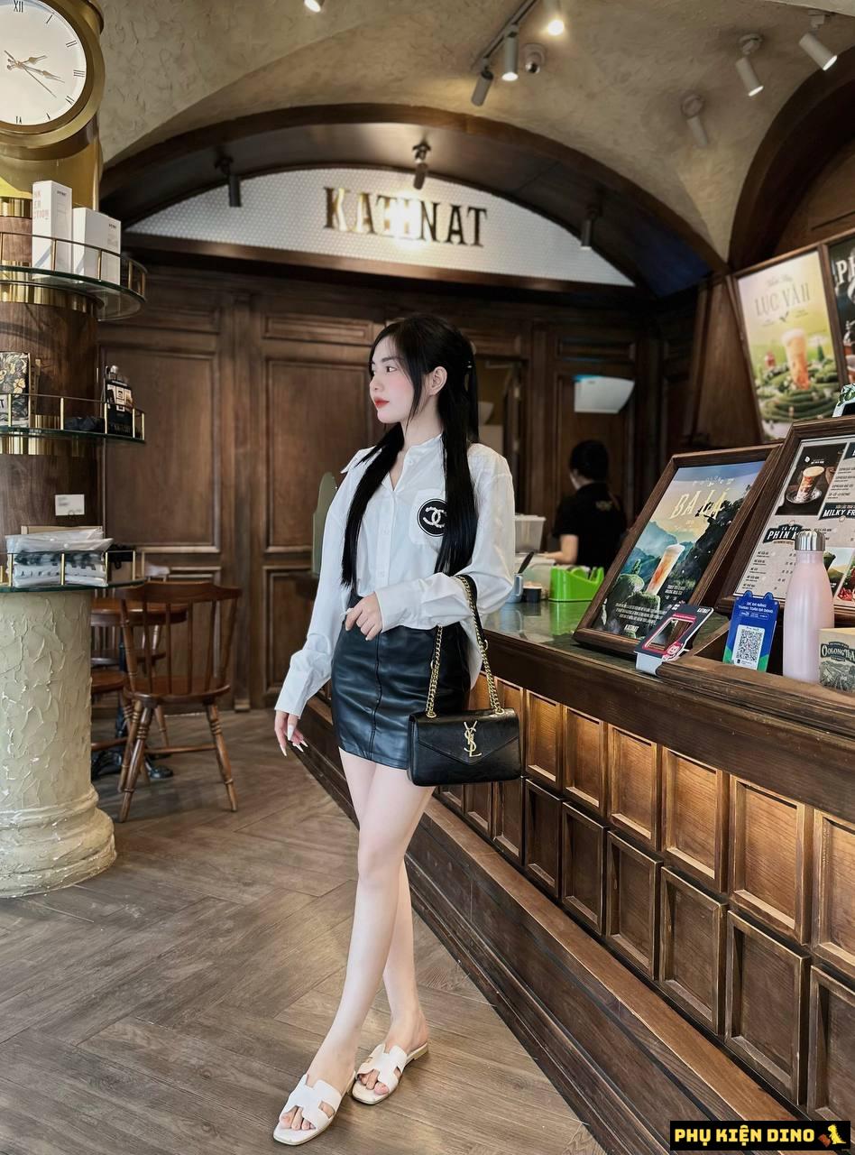 Túi YSL Bìa Thư Da Nhăn Vân Lì Size 20 2 Màu Nâu Đen 9 Túi YSL Bìa Thư Da Nhăn Vân Lì Size 20 2 Màu Nâu Đen