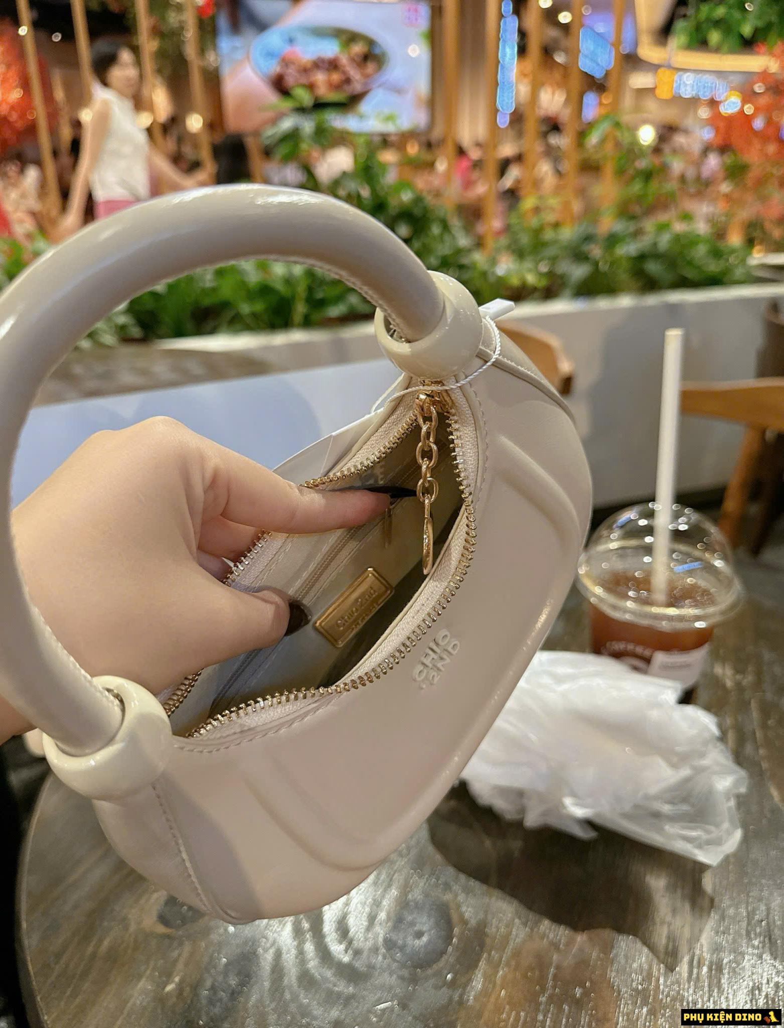 Túi Chio 2nd Dáng Tròn Bầu 4 Màu Đỏ Bạc Kem Nâu 10 Bên Trong Túi Chio 2nd Dáng Tròn Bầu Màu Trắng Kem