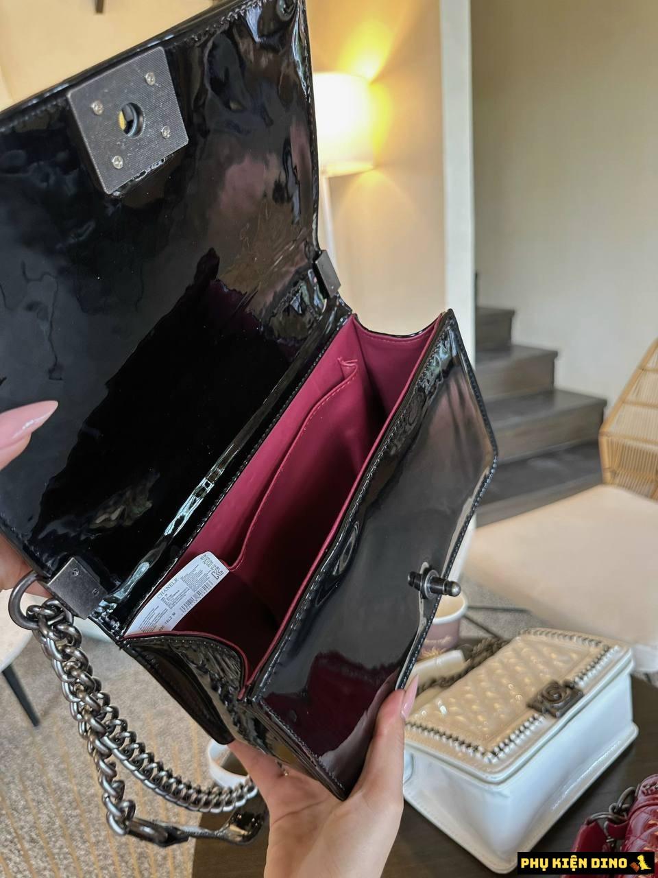 Túi Chanel Viền Xích Cao Cấp Size 22 3 Màu Đỏ Trắng Đen 9 Túi Chanel Viền Xích Cao Cấp Lót Đỏ