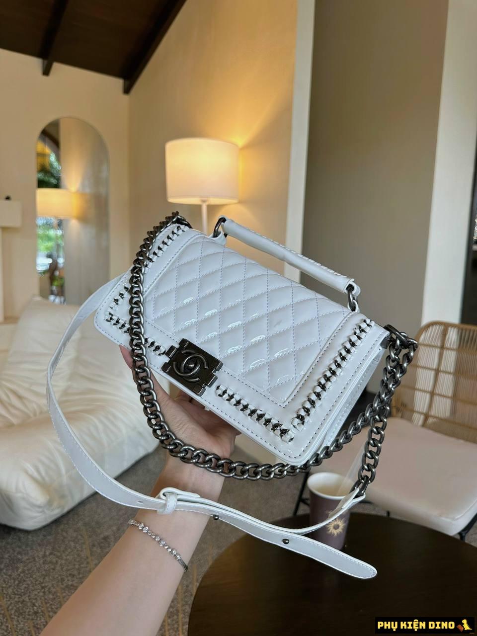 Túi Chanel Viền Xích Cao Cấp Size 22 3 Màu Đỏ Trắng Đen 4 Túi Chanel Viền Xích Cao Cấp Size 22 Màu Trắng