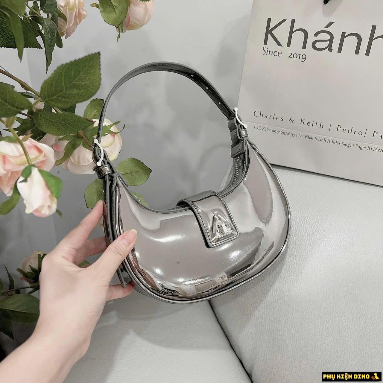 Túi CNK Dáng Cong Tròn Màu Bạc 13 Túi Charles & Keith CNK Silver