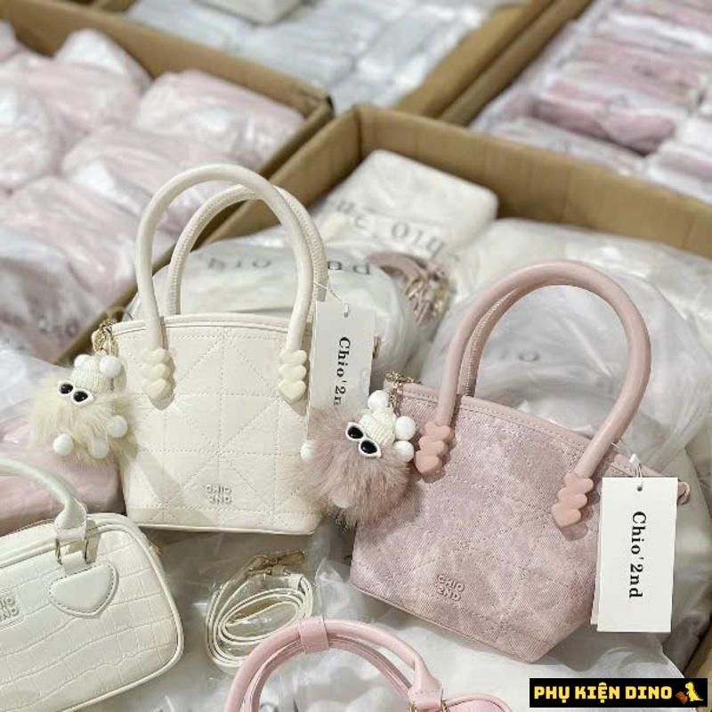 Túi Chio 2 Quai Giỏ Kèm Gấu 2 Màu Hồng Loang Kem 1 Túi Chio 2 Quai Giỏ Kèm Gấu Màu Hồng Loang Kem