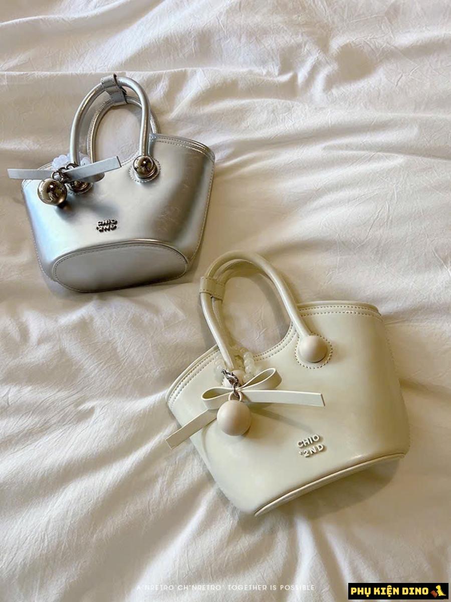 Túi Chio Quai Giỏ 4 Màu Đỏ Kem Đen Bạc Kèm Trái Châu 7 Túi Chio 2 Quai Màu Kem Và bạc
