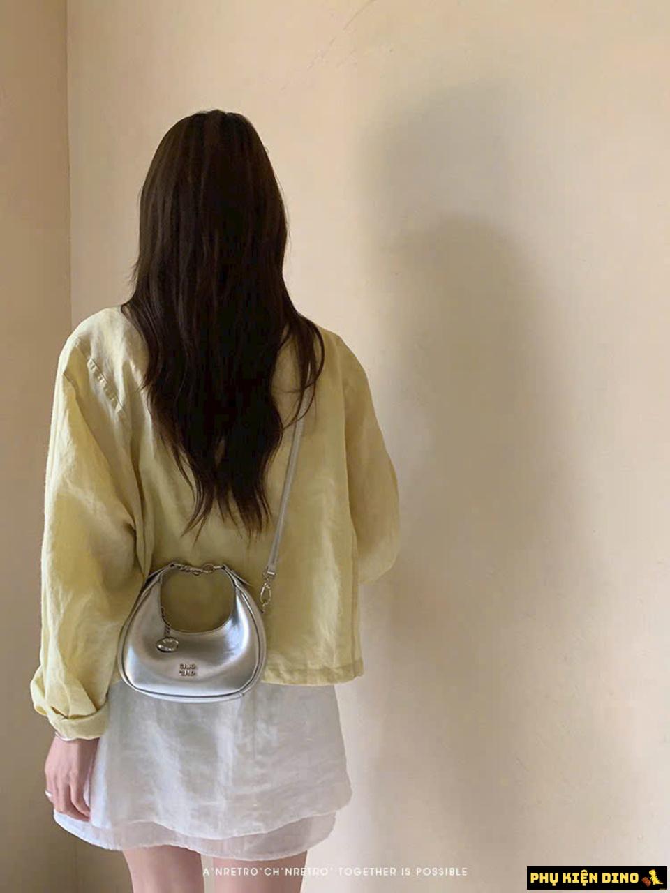 Túi Dáng Tròn Chio 2 màu Trắng Bạc 2 Túi Đựng Điện Thoại Chio 2nd Màu Bạc