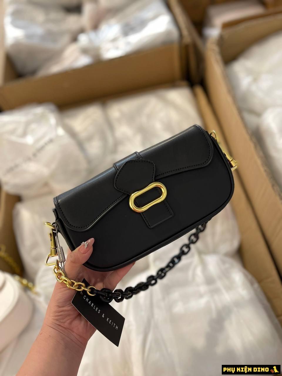 Túi CNK Dáng Ngang Hai Dây Đeo Size 22 Màu Đen 6 Túi CNK Màu Đen Ngang Size 22 Khóa Vàng