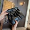 Túi Miu Miu Black Khóa Bấm Size 24