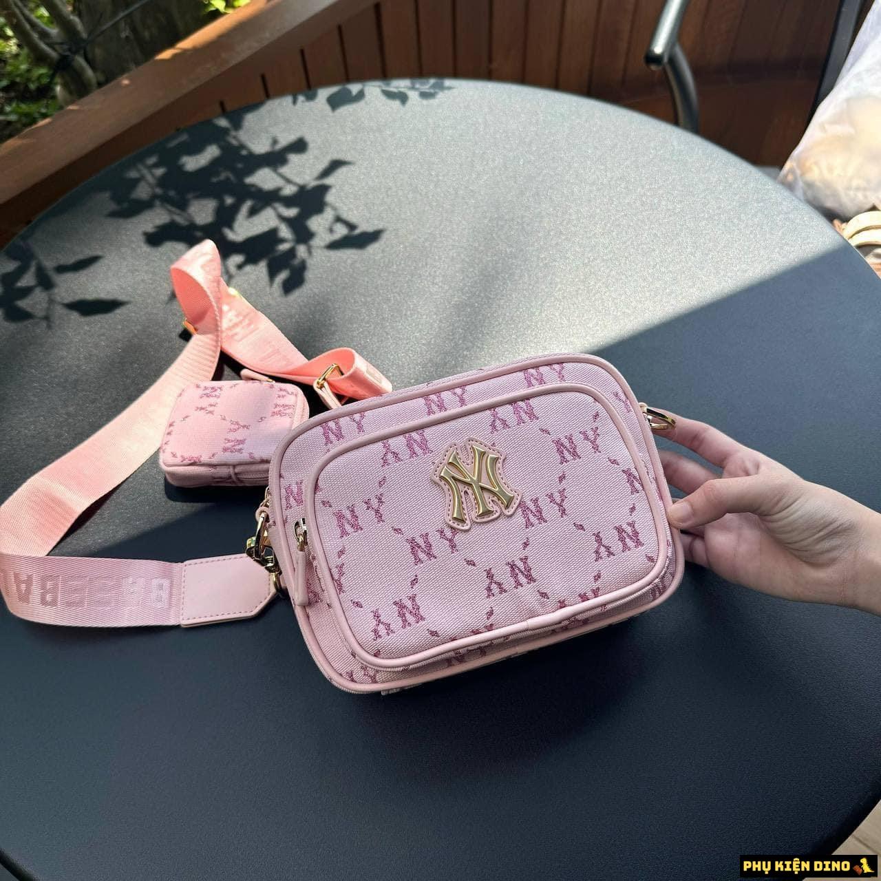 Túi MLB Dia Mono Camera Bag New York Yankees Beige Brown Pink 6 Túi MLB Dia Mono Camera Bag New York Yankees Pink