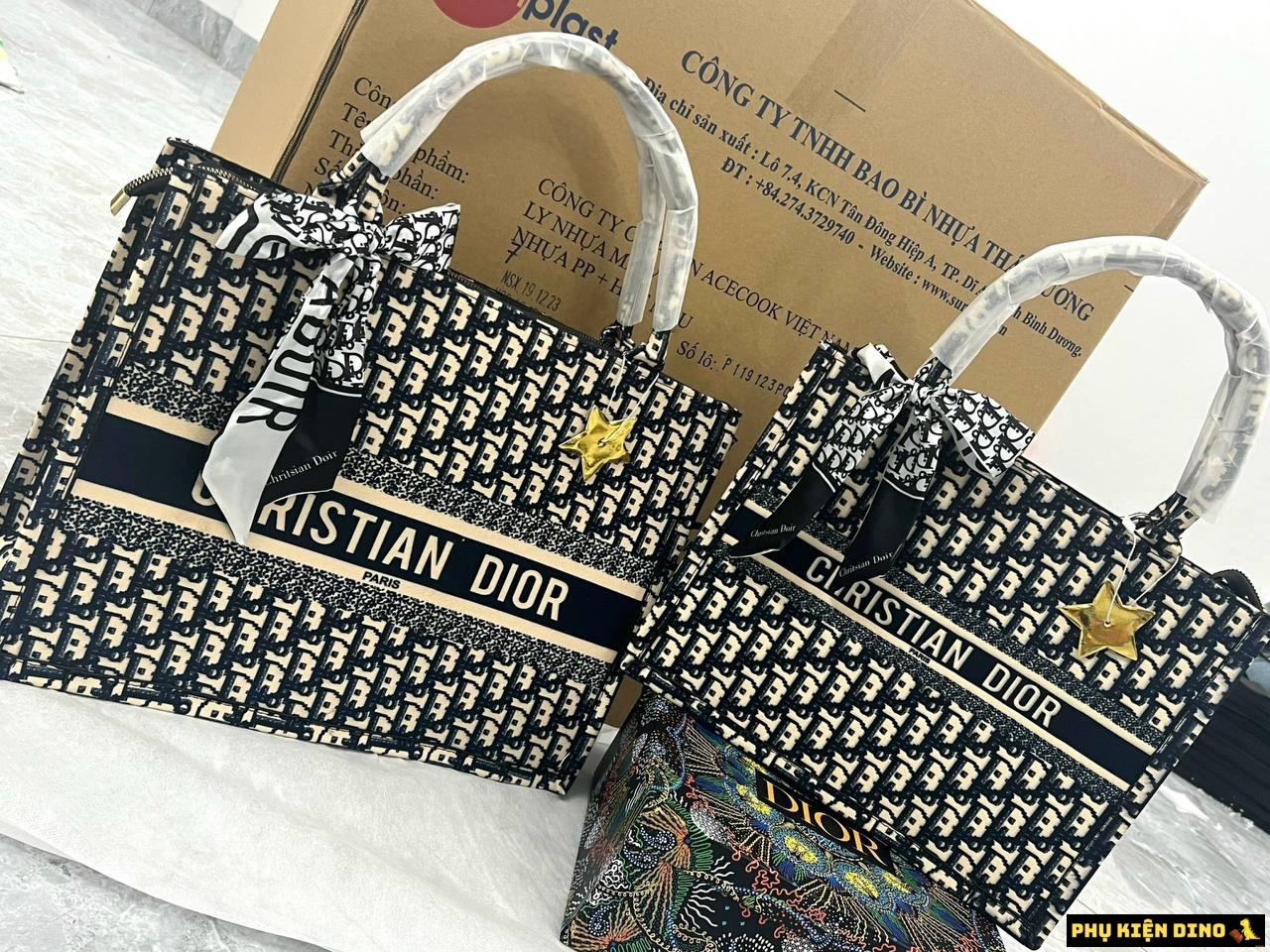 Túi Tote Dior Kèm Khăn Lụa Cao Cấp Size 40 và Size 35 6 Túi Tote Dior Kèm Khăn Lụa Cao Cấp Họa Tiết Trắng Đen