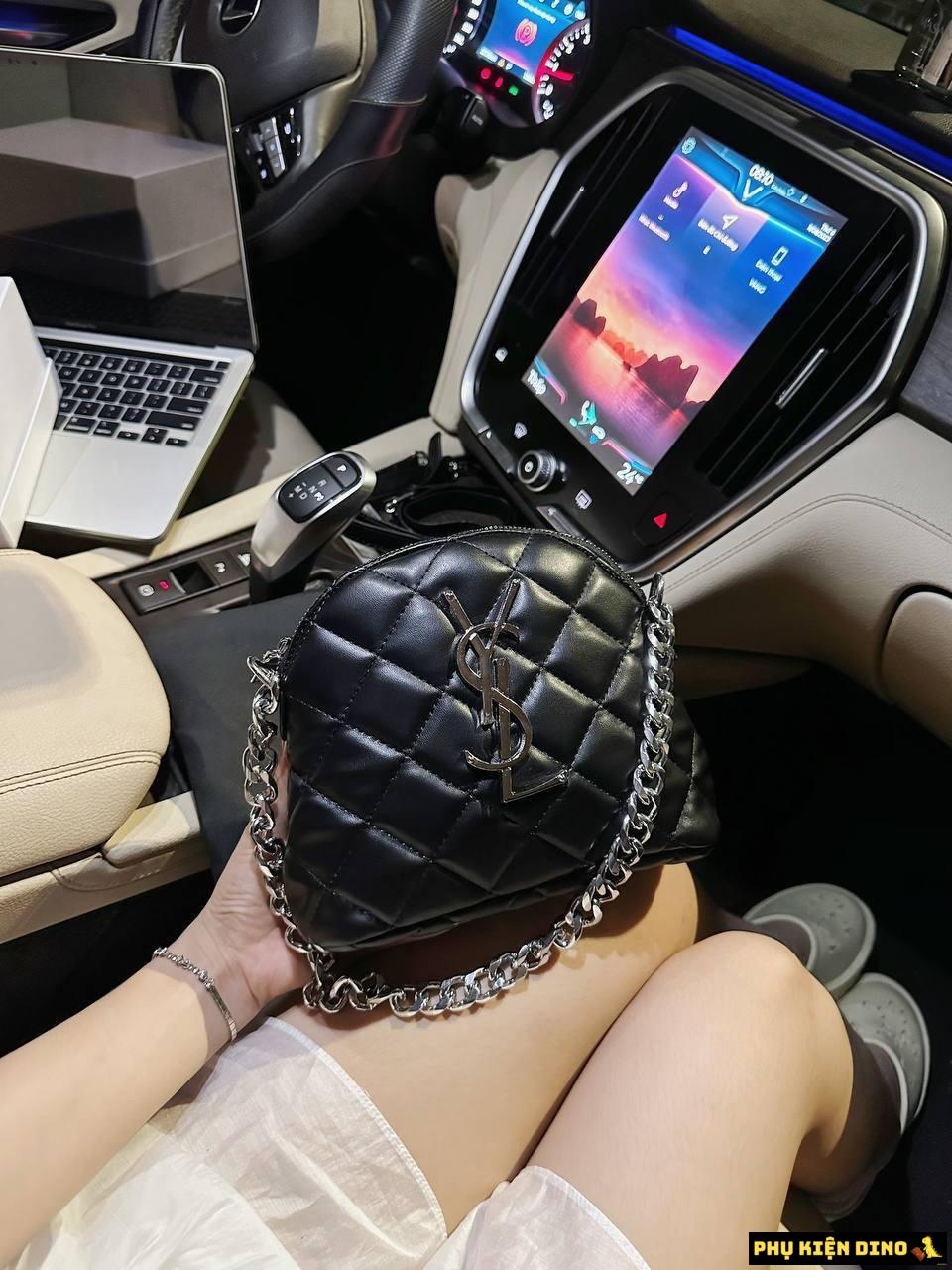 Túi YSL Dáng Bầu Size 21 Hai Màu Trắng Đen Khóa Bạc 12 Túi YSL Dáng Bầu Size 21 Màu Đen Khóa Bạc