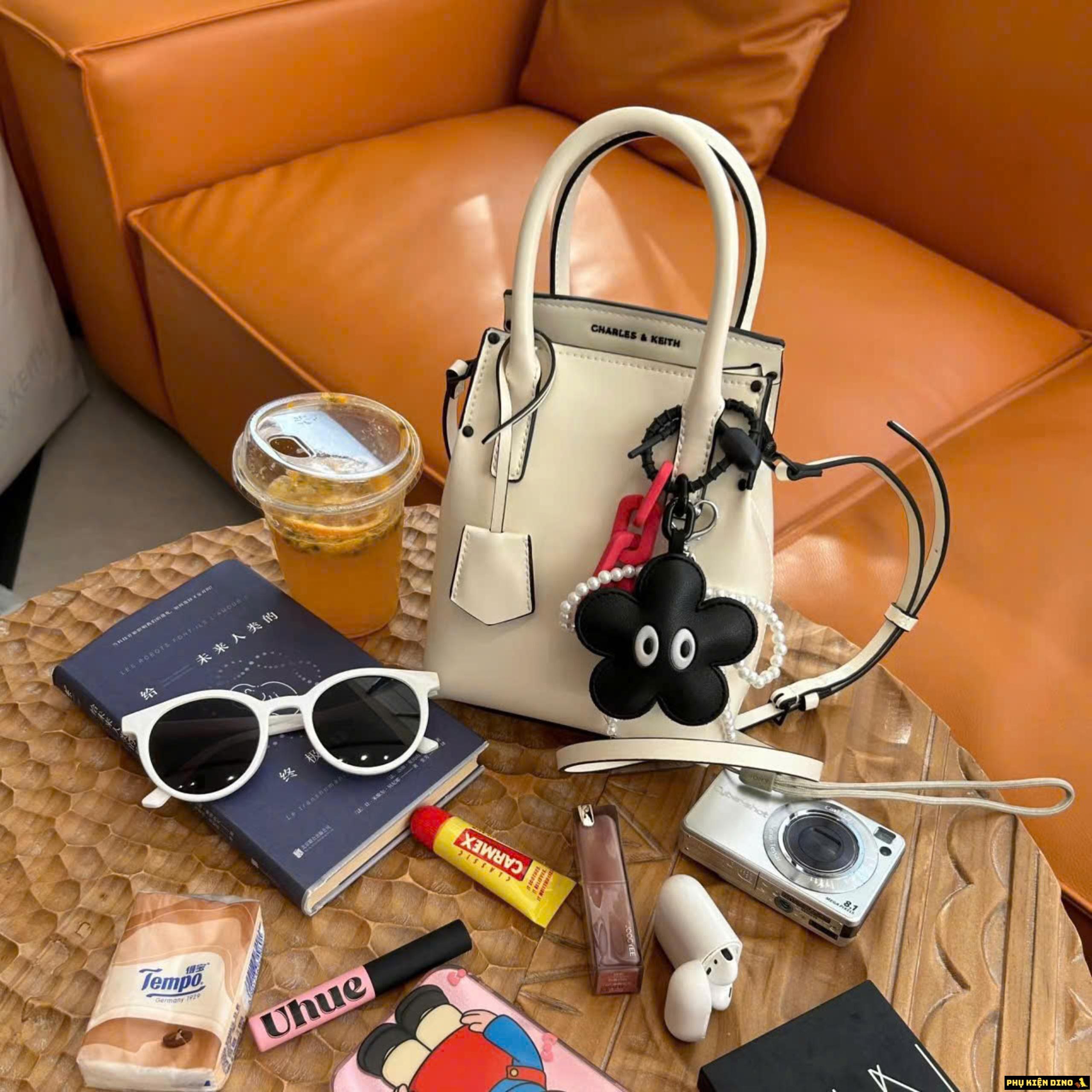 Túi Đeo Chéo Chữ Nhật CNK Rene Elongated Trắng Đen Bạc 5 Túi đeo chéo chữ nhật CNK Rene Elongated Màu Bạc