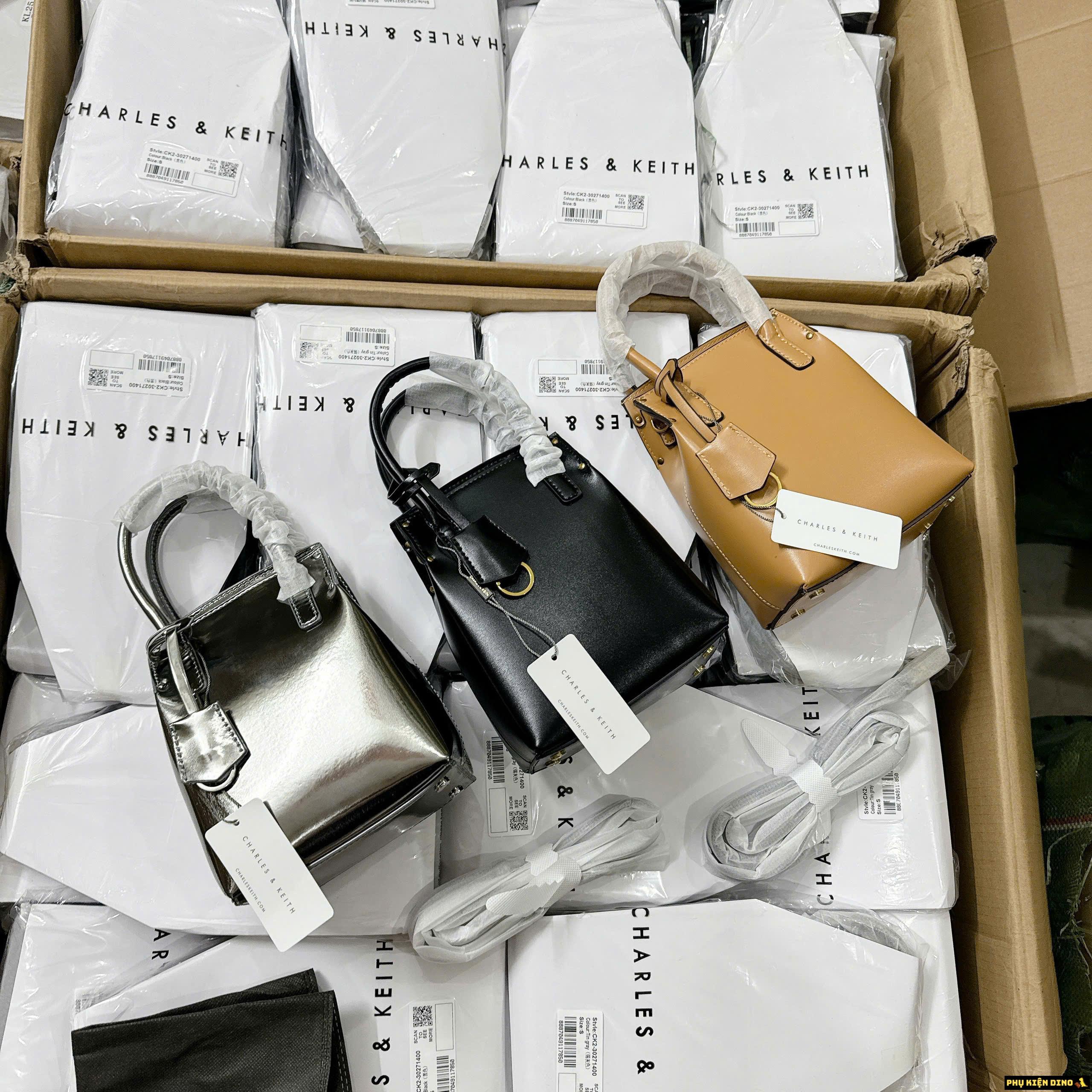 Túi Đeo Chéo Chữ Nhật CNK Rene Elongated Trắng Đen Bạc 3 Túi đeo chéo chữ nhật CNK Rene Elongated