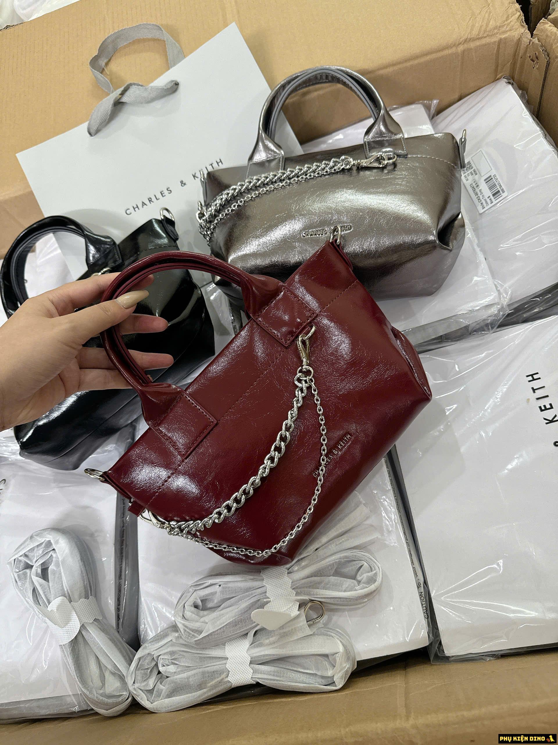 Túi CNK Atwood Crinkle Effect Chain Embellished Tote Bag 10 Túi CNK Atwood Crinkle Effect Chain Embellished Màu Đỏ