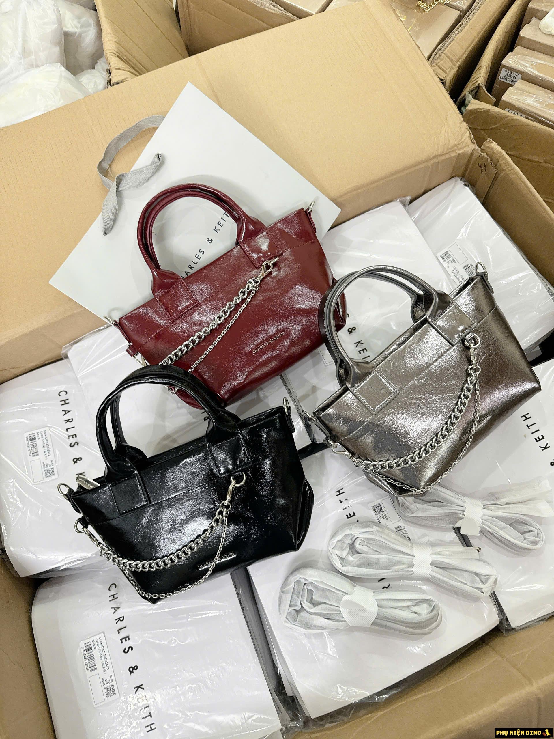 Túi CNK Atwood Crinkle Effect Chain Embellished Tote Bag 1 Túi CNK Atwood Crinkle Effect Chain Embellished Tote Bag 3 Màu