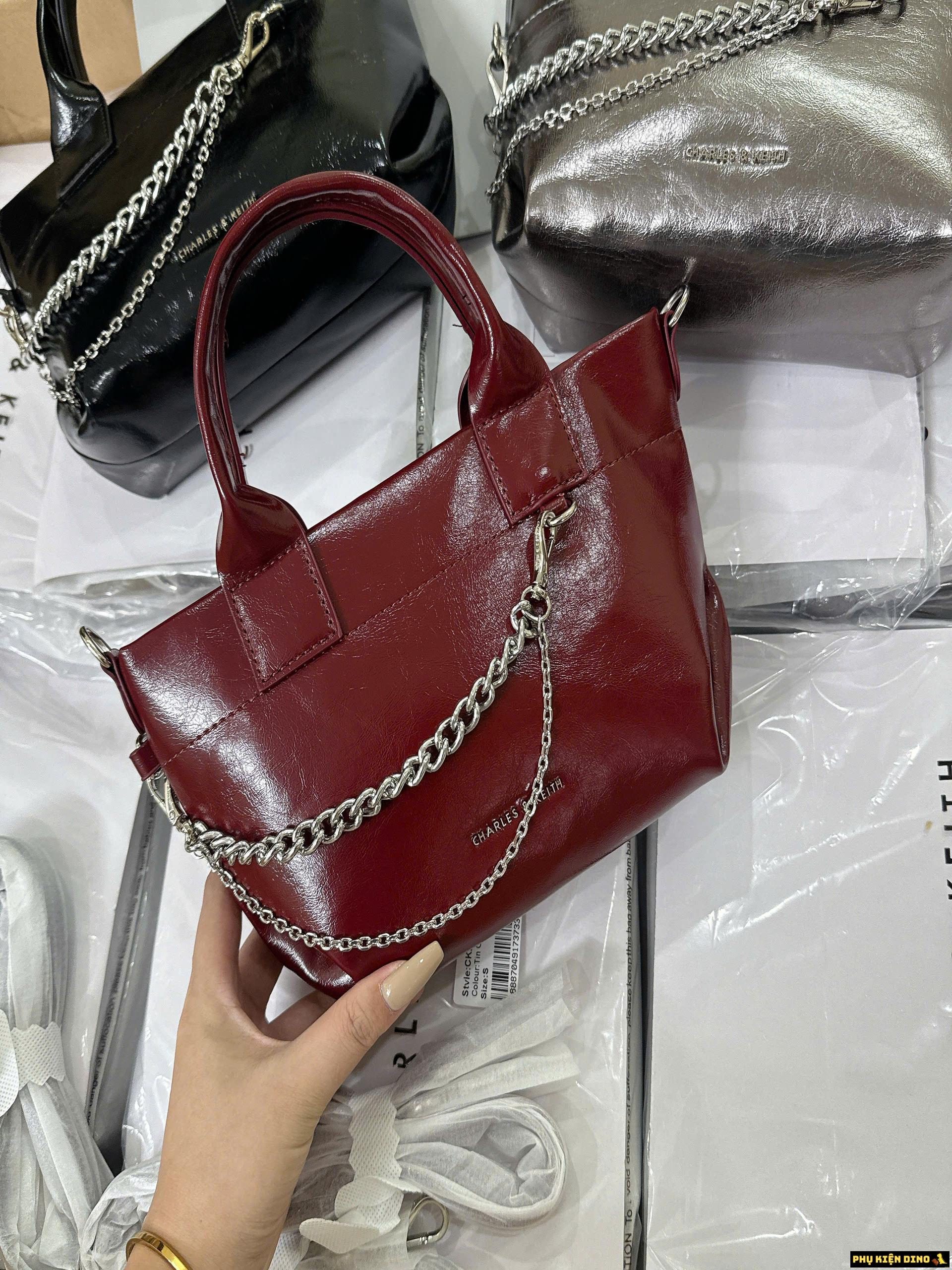 Túi CNK Atwood Crinkle Effect Chain Embellished Tote Bag 8 Túi CNK Atwood Crinkle Effect Chain Embellished Tote Bag Burgundy