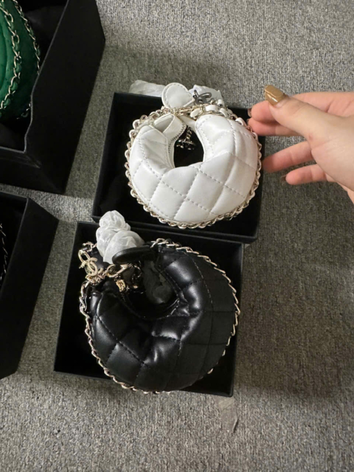 Túi Chanel 23C Mini Pouch Black White