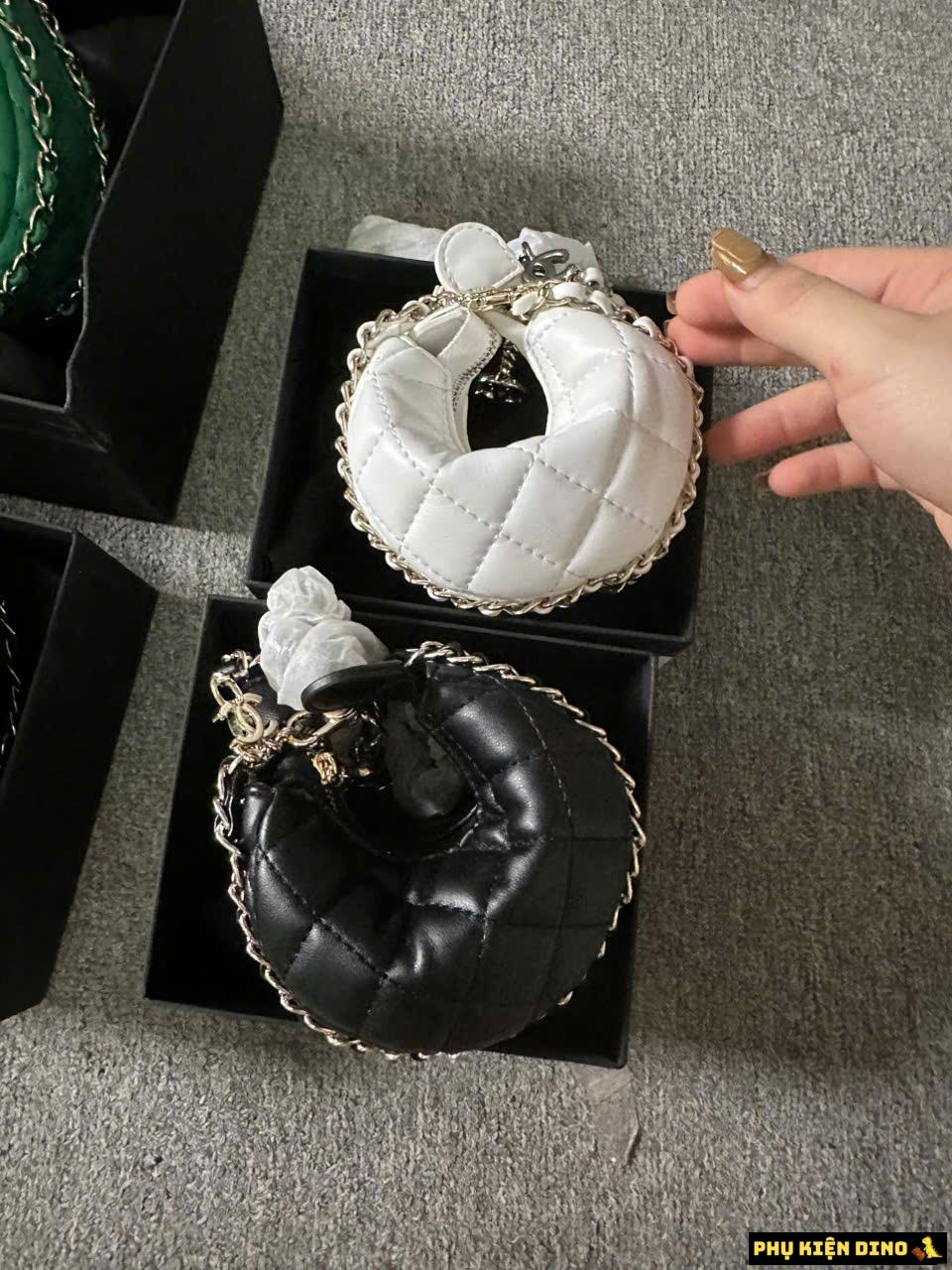 Túi Chanel 23C Mini Pouch Black White Pink Green 11 Túi Chanel 23C Mini Pouch Black White