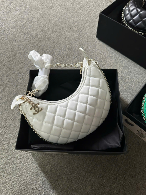 Túi Chanel 23C Mini Pouch Màu Trắng