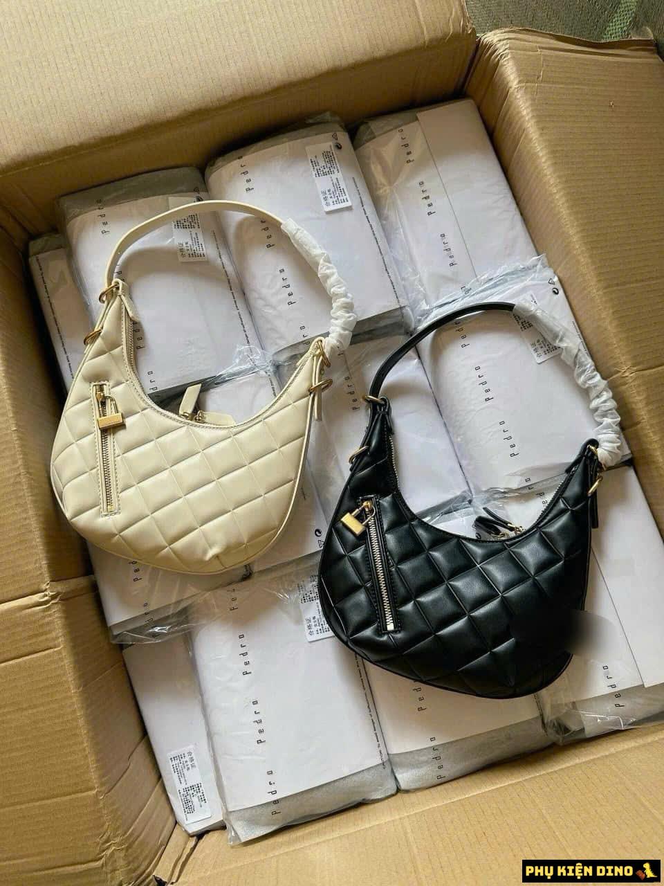 Túi Charles & Keith CNK Swing Padlock Quilted Crescent Bag 1 Túi Charles & Keith CNK Trần Trám Màu Trắng Kem