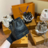 Túi LV Louis Vuitton Dây Rút Fullbox 5 Màu 23 Túi LV Louis Vuitton Dây Rút Fullbox Màu Đen