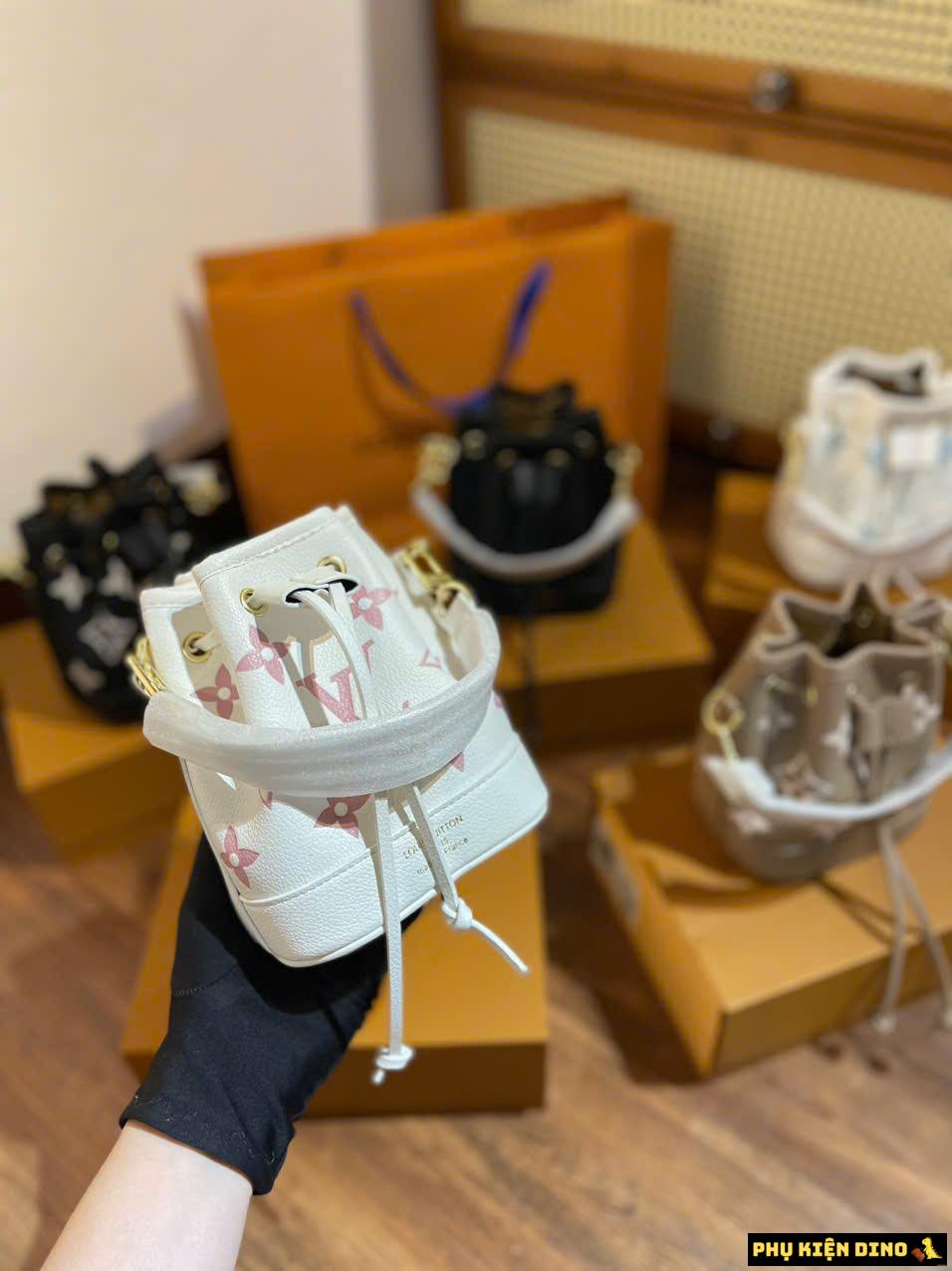 Túi LV Louis Vuitton Dây Rút Fullbox 5 Màu 7 Túi LV Louis Vuitton Dây Rút Fullbox Trắng Hồng