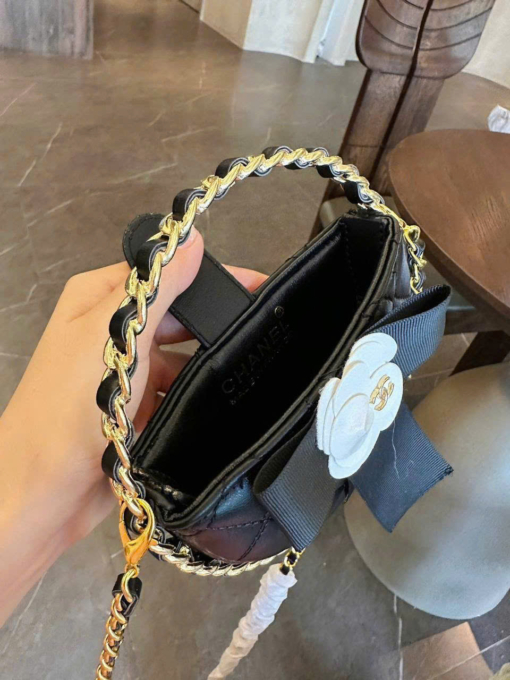 Túi Xách Chanel Màu Đen Hoa Trắng