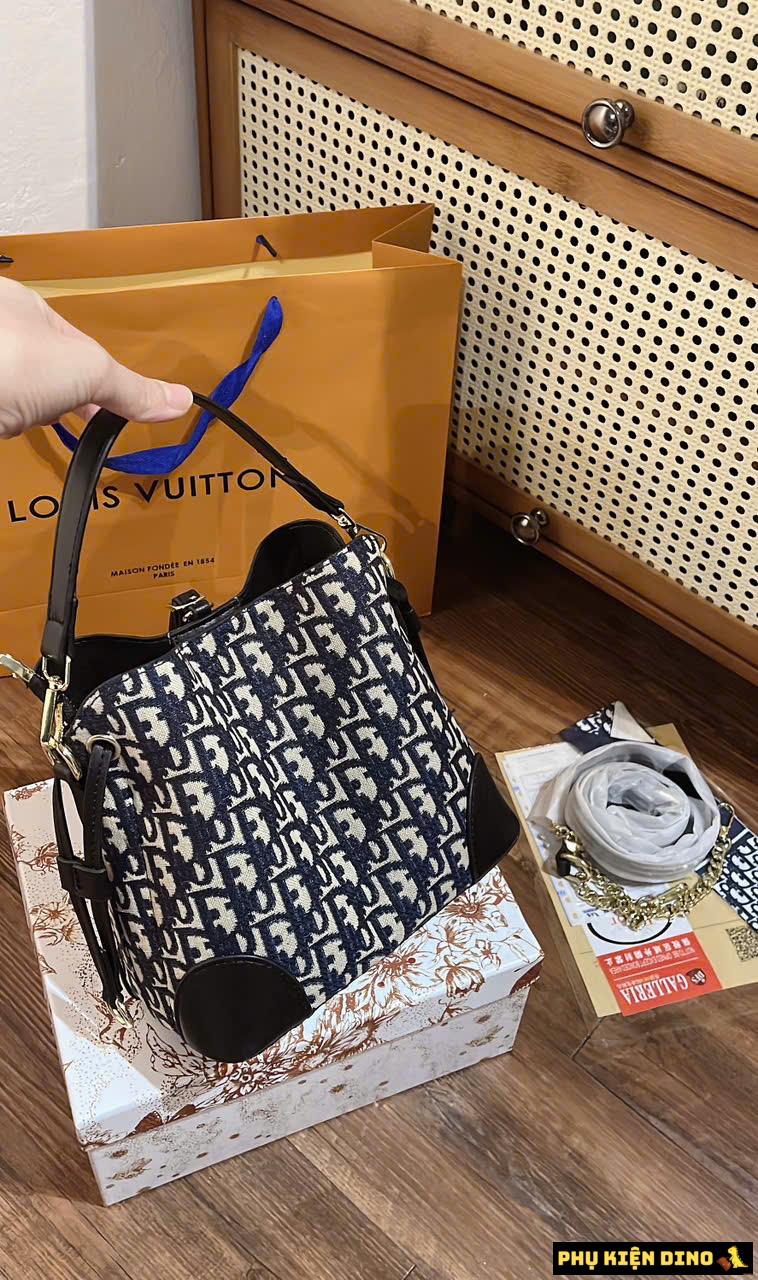 Túi Xách Nữ Dior Giỏ Họa Tiết Trắng Đen Fullbox 5 Túi Xách Nữ Dior Giỏ Họa Tiết Trắng Đen