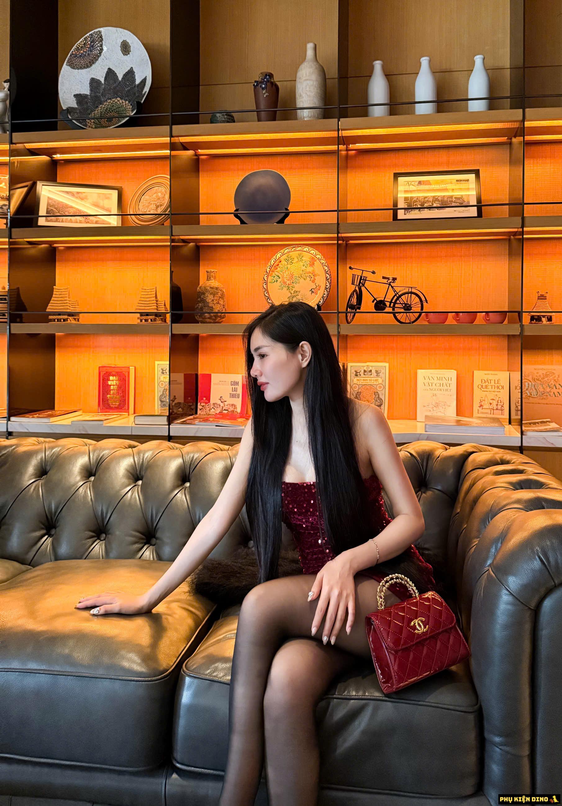 Túi Chanel Quai Kiềng Da Bóng Size 20 Màu Đỏ Đen 2 tui chanel quai kieng da bong size 20 mau do den