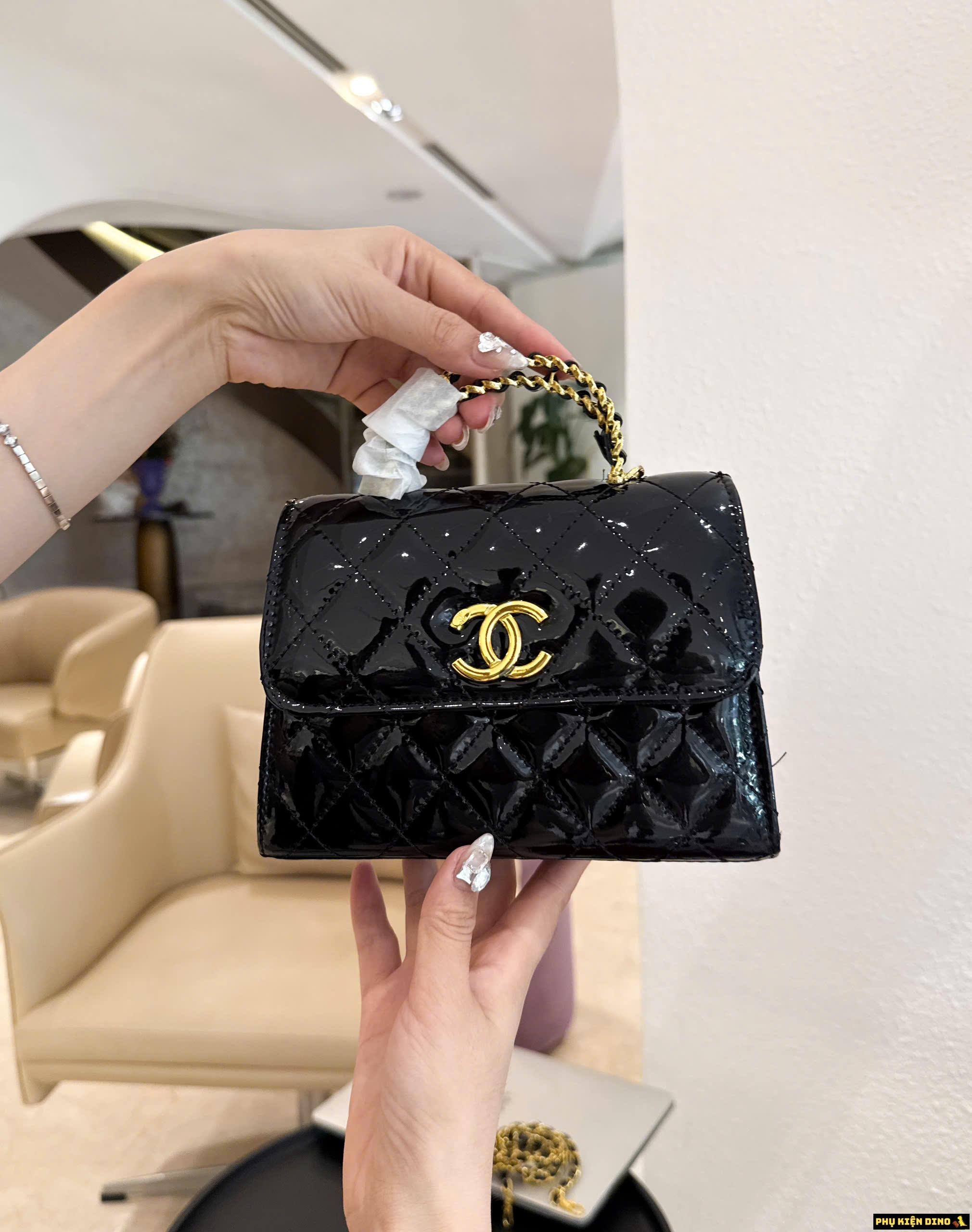 Túi Chanel Quai Kiềng Da Bóng Size 20 Màu Đỏ Đen 7 Túi Chanel Quai Kiềng Size 20 Black