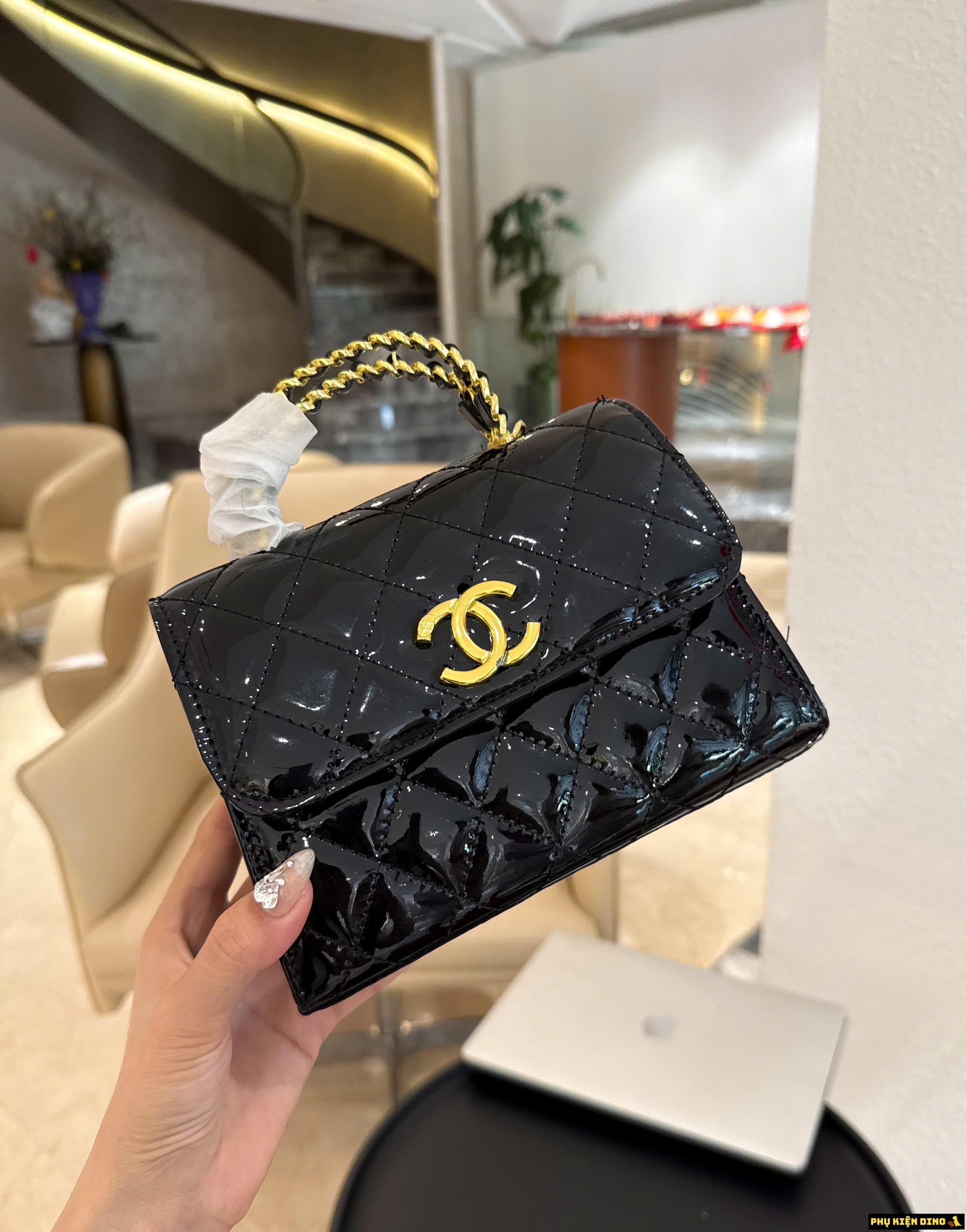 Túi Chanel Quai Kiềng Da Bóng Size 20 Màu Đỏ Đen 6 Túi Chanel Quai Kiềng Size 20 Đen Bóng