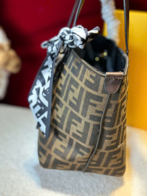 Túi Xách Nữ Công Sở Fendi Màu Nâu