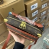 Túi Nam Louis Vuitton NBA Handle Trunk Monogram Like Auth 11 tui deo cheo nam lv trunk monogram