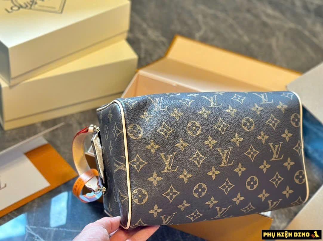 Túi Louis Vuitton LV Dopp Kit Toilet Pouch M44494 Màu Nâu 9 Túi Đựng đồ LV Nâu Size 28