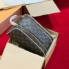 Túi Louis Vuitton LV Dopp Kit Toilet Pouch M44494 Màu Nâu 16 Túi Louis Vuitton LV Dopp Kit Toilet Pouch Brown Size 28