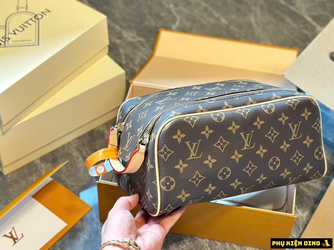 Túi Louis Vuitton LV Dopp Kit Toilet Pouch M44494 Màu Nâu 5 Túi Louis Vuitton LV Dopp Kit Toilet Pouch M44494