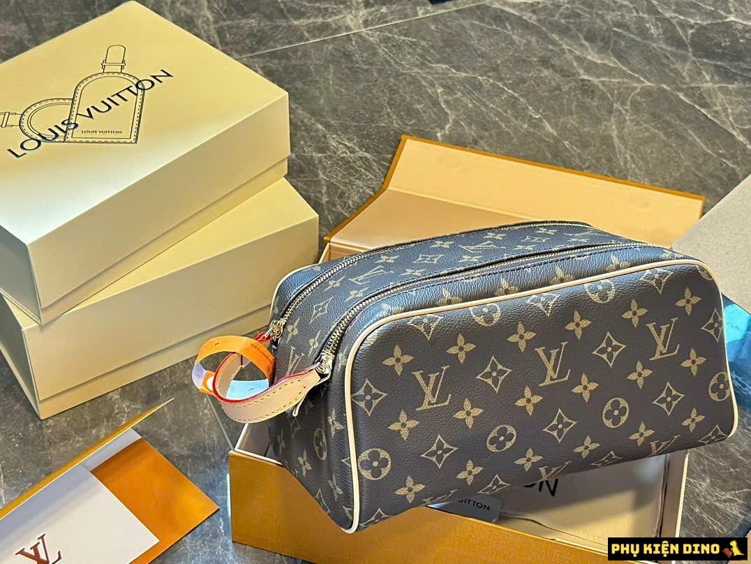 Túi Louis Vuitton LV Dopp Kit Toilet Pouch M44494 Màu Nâu 4 Túi Louis Vuitton LV Dopp Kit Toilet Pouch Màu Nâu