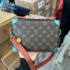 Túi Nam Louis Vuitton NBA Handle Trunk Monogram Like Auth 7 Túi Nam Louis Vuitton NBA Handle Trunk Monogram